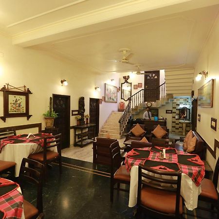 Oyo 8844 Meadows Inn Chinhat Ngoại thất bức ảnh