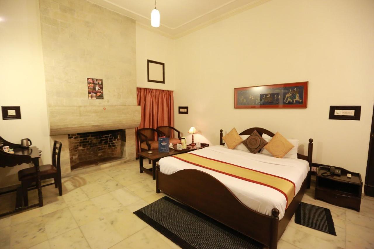 Oyo 8844 Meadows Inn Chinhat Ngoại thất bức ảnh
